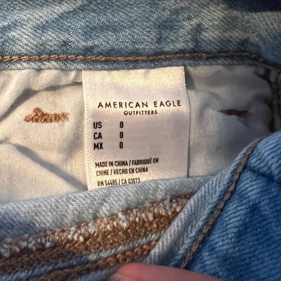 American Eagle - Distressed Jean Shorts / Size 0 - Picture 6 of 8